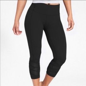 Athleta Women’s Mantra Black Capri Legging Size XS